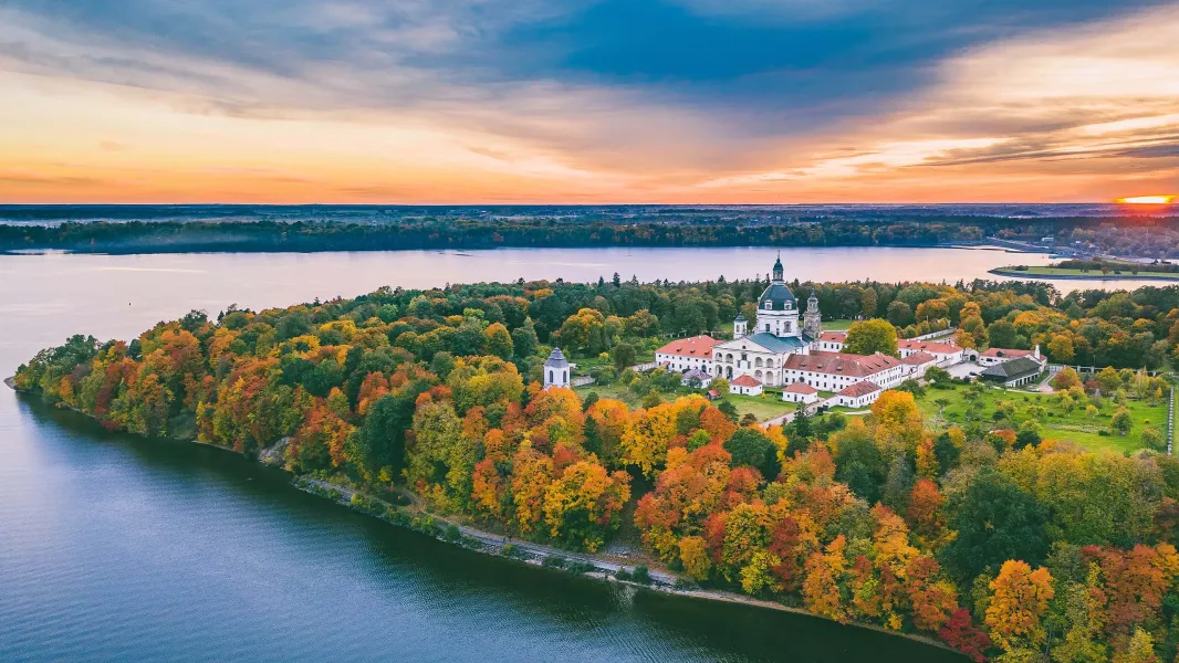 Tasting history by the Kaunas Lagoon